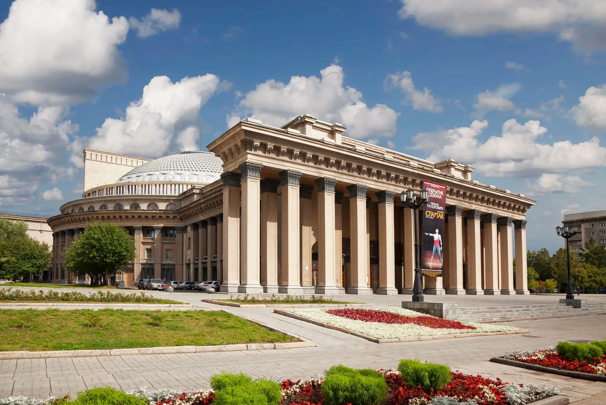 新西伯利亚歌剧与芭蕾舞剧院 (NOVAT)