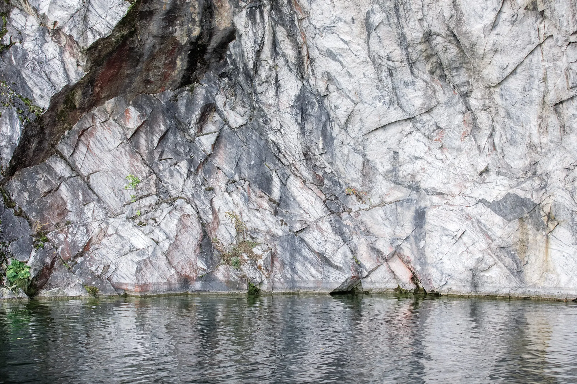 “白山.提夫季石大理石”山地公园