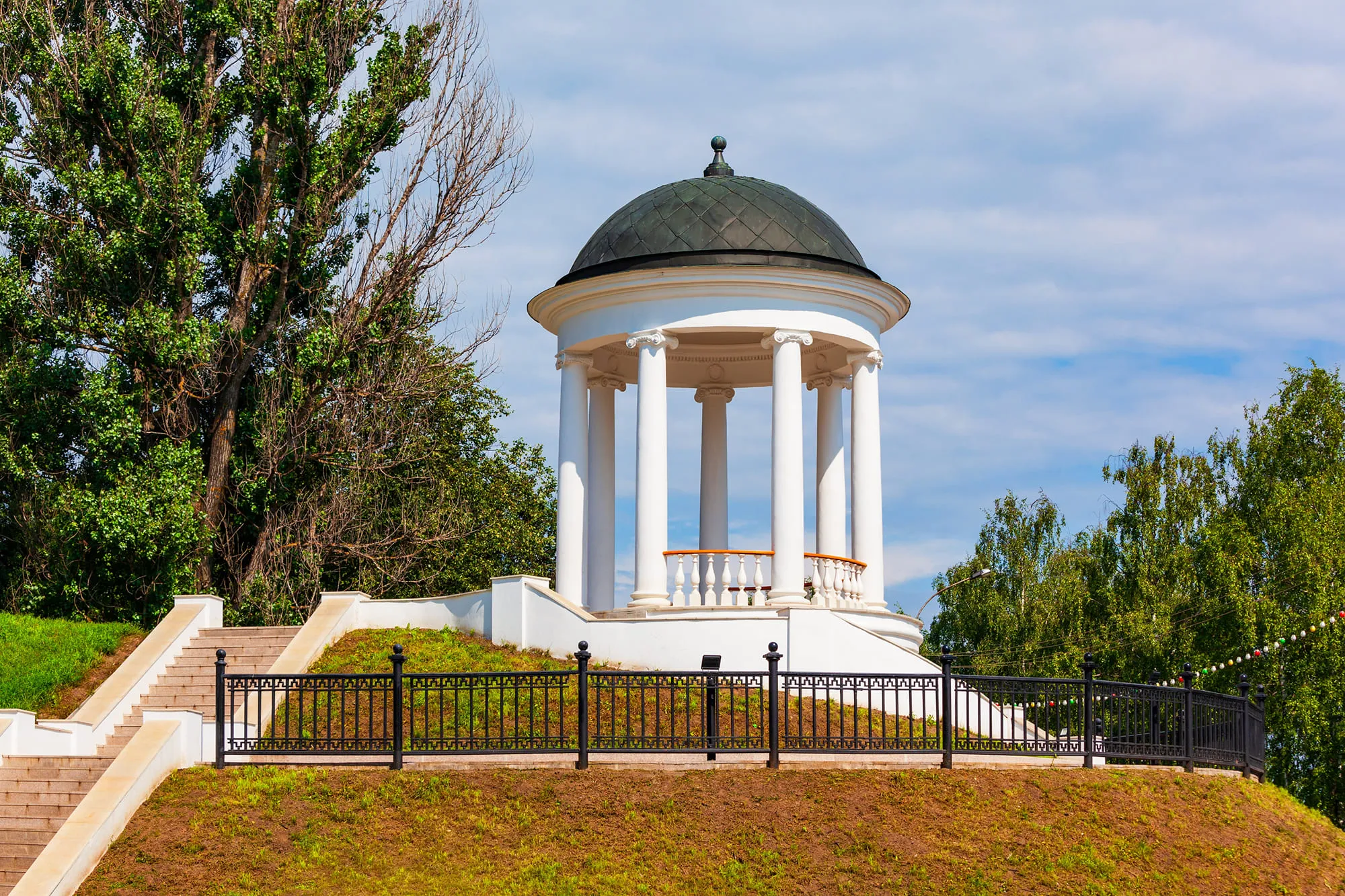 奥斯特洛夫斯基凉亭