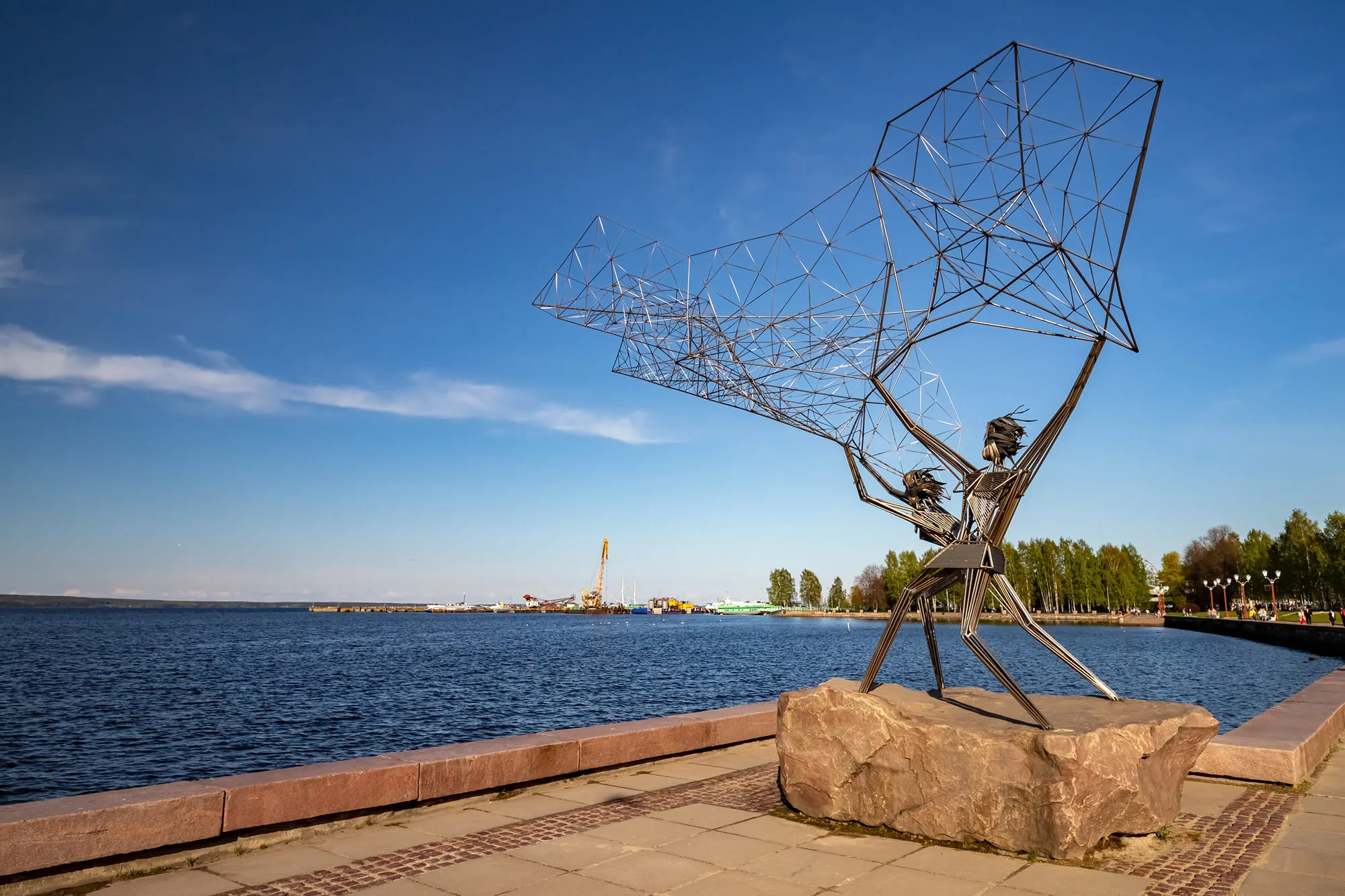 奥涅加滨水大道