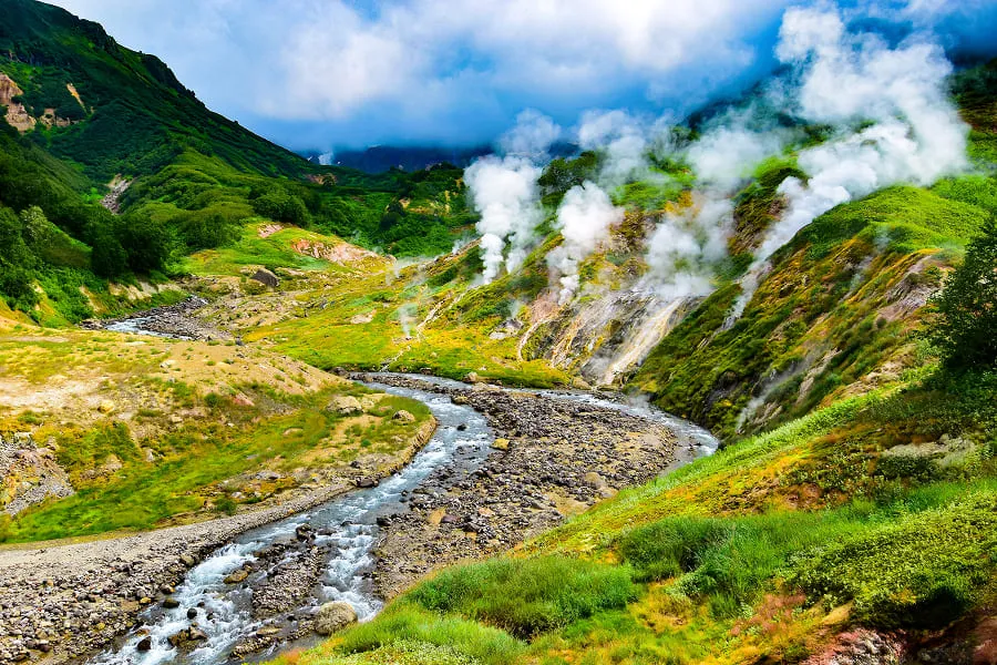 堪察加间歇喷泉谷