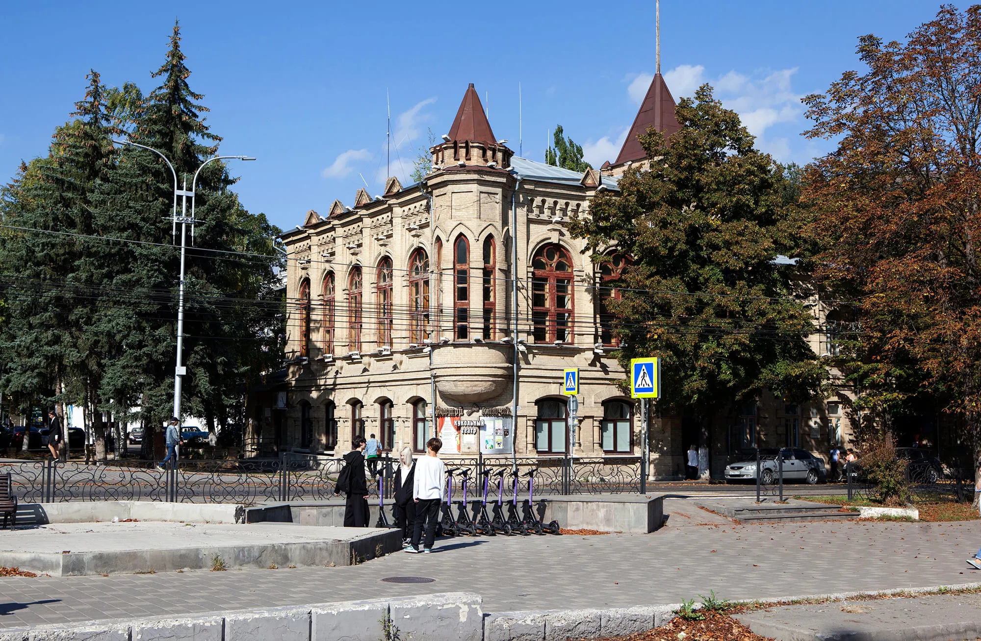 木偶剧院 “金钥匙”