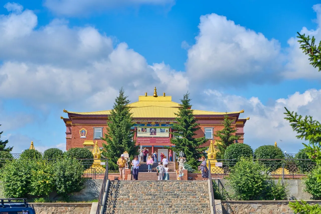 仁波切巴嘎夏寺庙